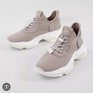 Steve Madden Myles Taupe Chunky Dad Sneakers- size 7